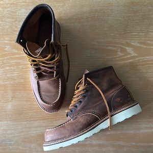 RED WING SHOES CLASSIC MOC!